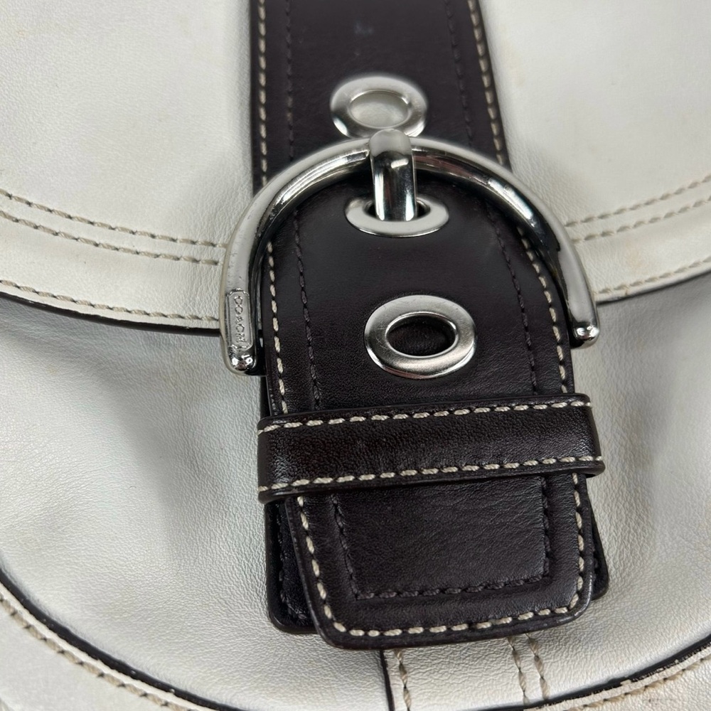 Vintage Coach SoHo Cream and Black Shoulder Bag - Picture 2 of 10